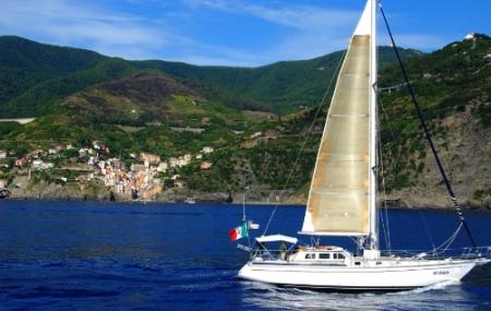 Sailing 5 Terre - Day Tours Image