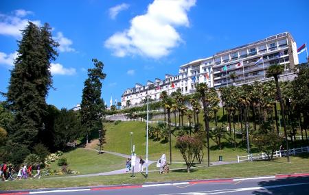 Boulevard Des Pyrenees Image
