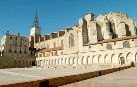 Cathedrale St-jean And Campo Santo Funeral Cloister Image