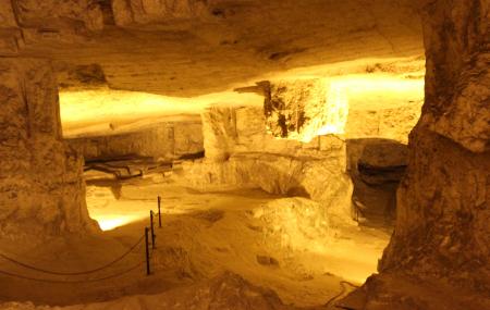 Zedekiahs Cave Image