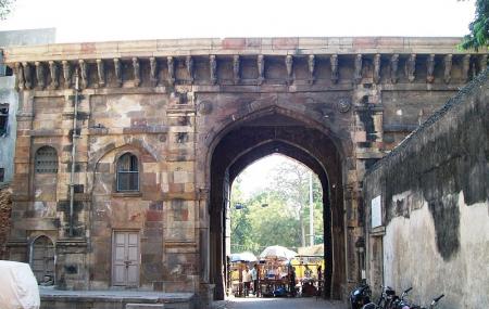 Bhadra Fort And Teen Darwaja Image